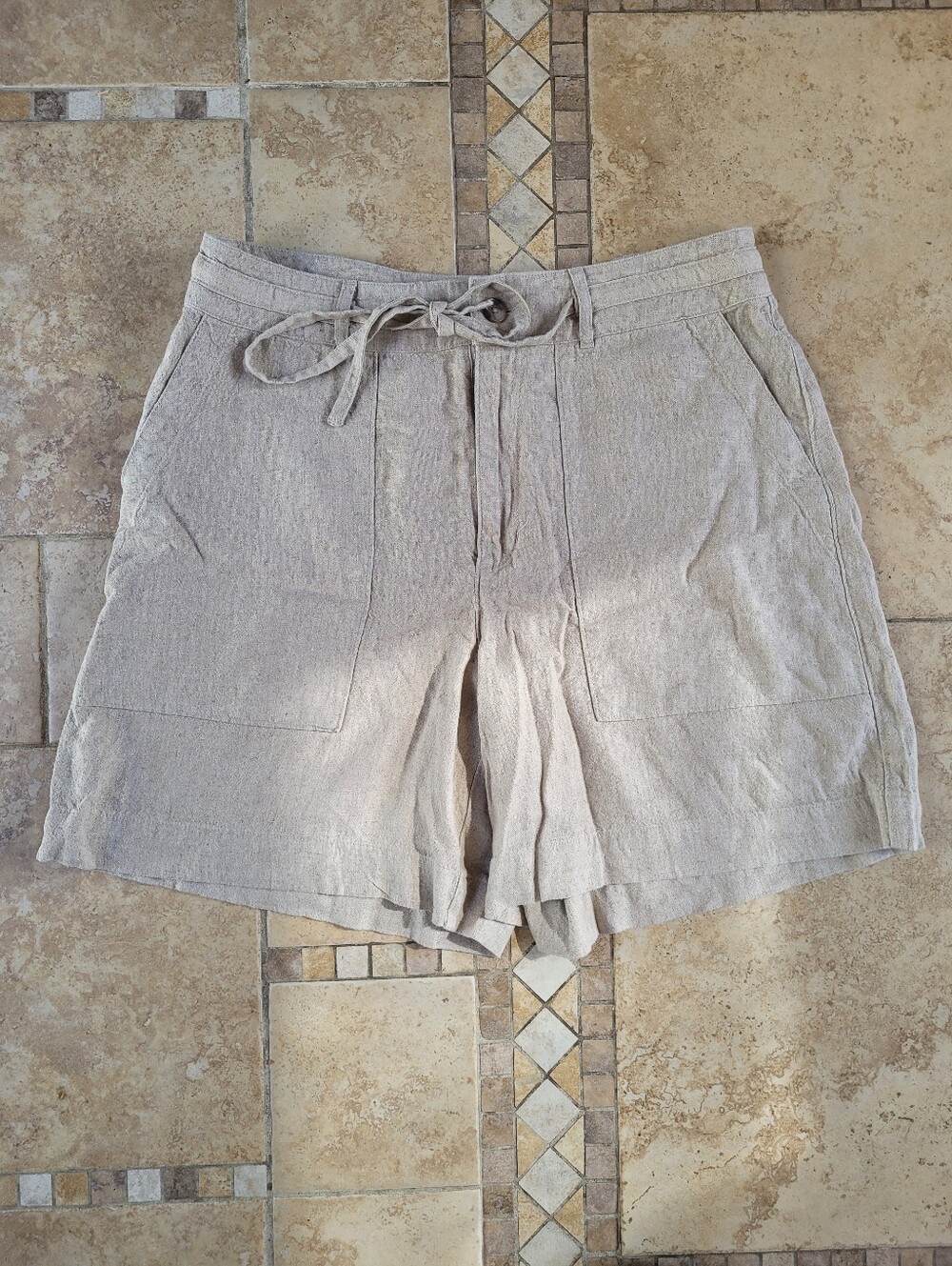 Universal Thread Light Beige Linen-Blend Shorts
